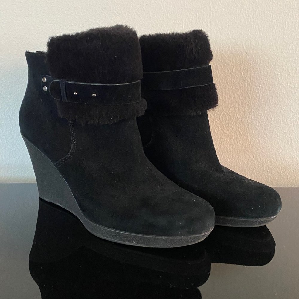 UGG ANTONIA Black Suede Sheepskin Wedge Boots - Size: 10